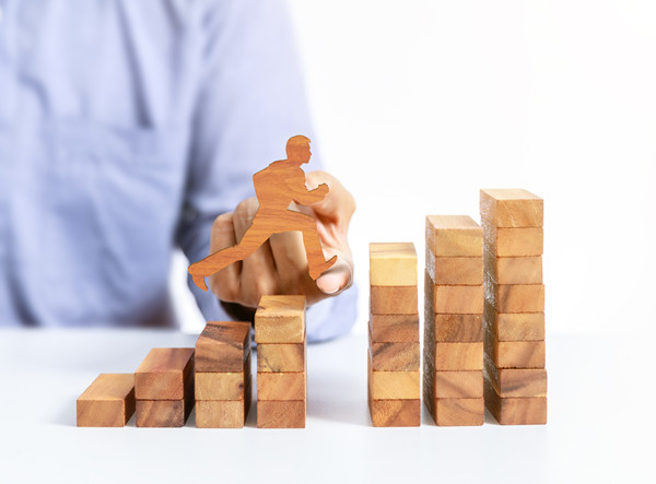 企業(yè)戰(zhàn)略規(guī)劃的步驟是什么？如何落地實(shí)施？
