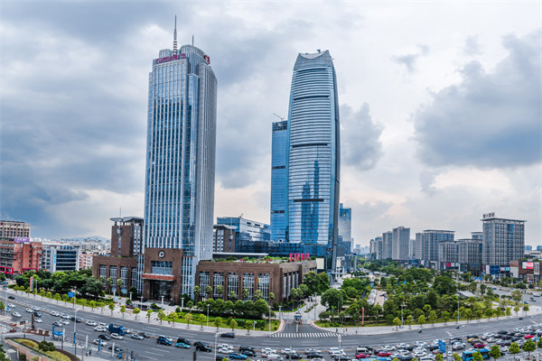 企業(yè)卡在增長(zhǎng)瓶頸管理老套，東莞管理咨詢能劈開新路嗎？